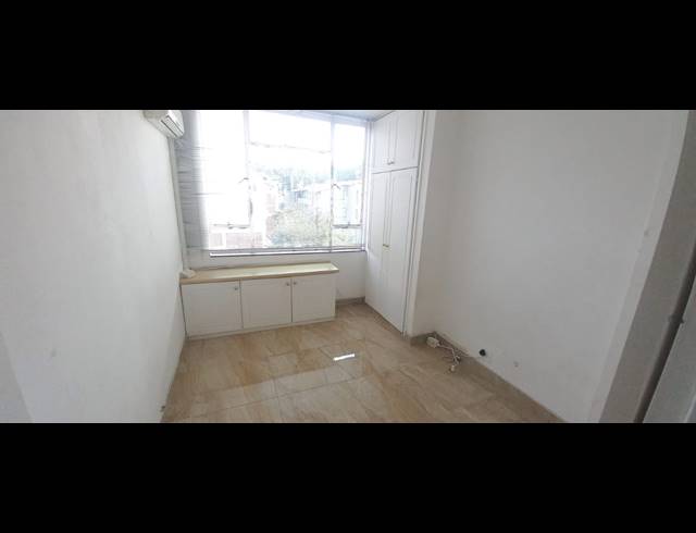 2 BEDROOM FLAT TO LET IN ESSENWOOD
